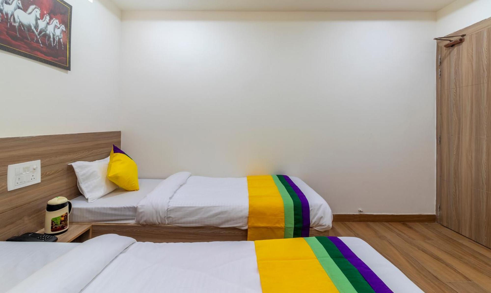 Itsy Hotels Krishna Residency, Govardhan Chauraha Mathura Ngoại thất bức ảnh